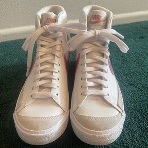 NIKE BLAZER MID 77’ GS